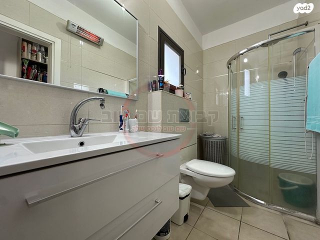 דו משפחתי, סמטת הגומא, שאר העיר, רמת ישי