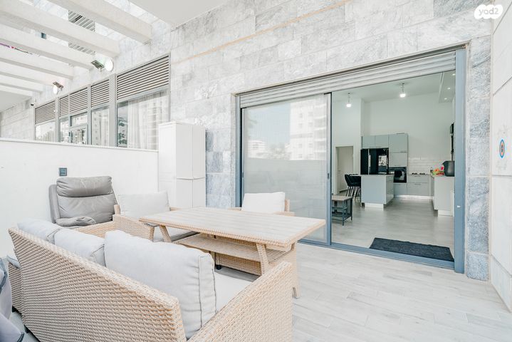 דירת גן, יצחק שמיר, נווה שרון / שער העיר, נתיבות