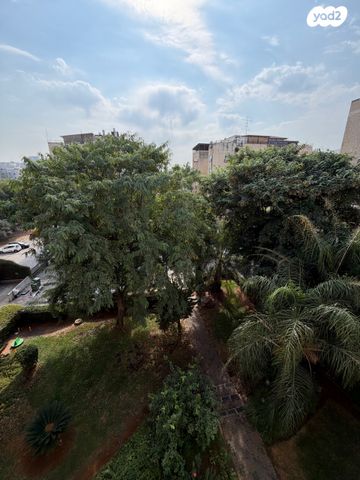 דירה, מאירוב, מחנה יהודה, פתח תקווה