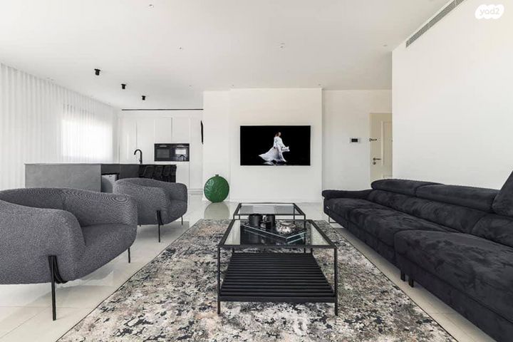 גבעת אלונים