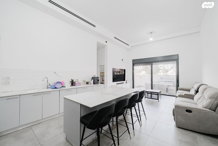 דירת גן, יצחק שמיר, נווה שרון / שער העיר, נתיבות