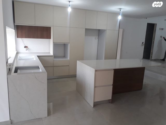 בית פרטי/ קוטג', מעגלים, מעגלים