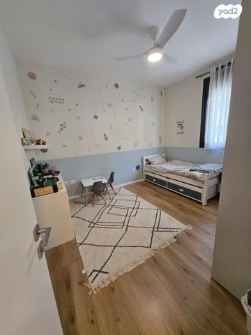 דירת גן, תל מונד