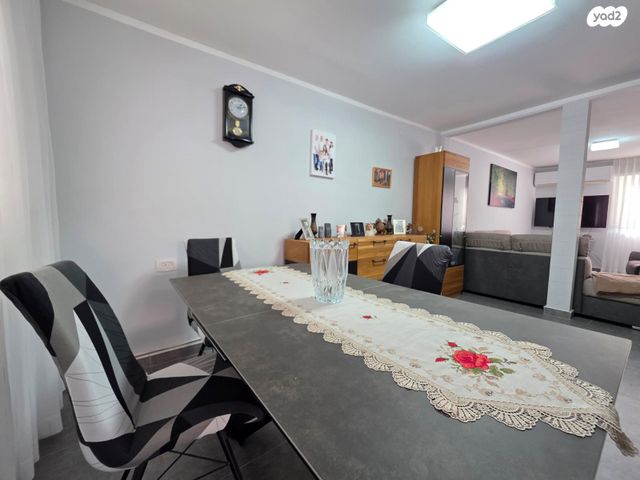 דו משפחתי, רחבת קטורה, שער הדרום, קרית גת