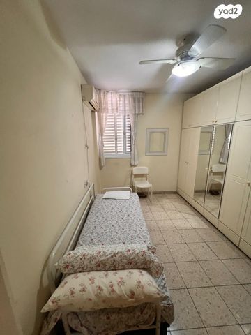 דירה, הרצוג 2, רסקו א', חולון