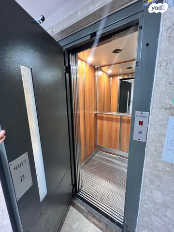 דירה, הרצוג 2, רסקו א', חולון