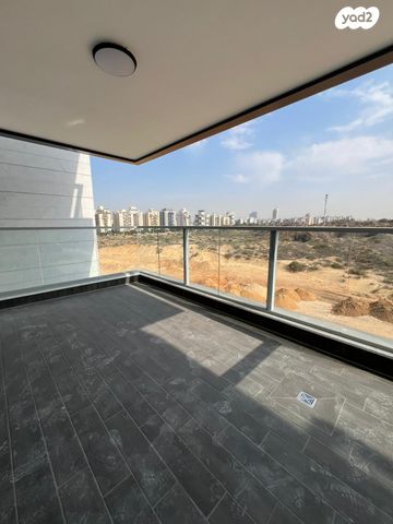 דירה, אורי אלמוג, קרית רבין, חולון