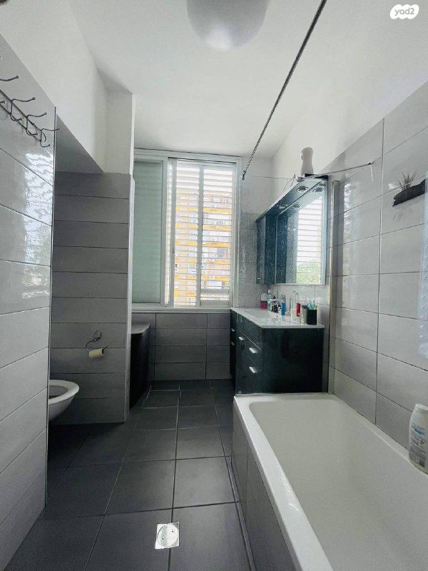 דירה, ביאליק, מרכז, קרית עבודה, חולון