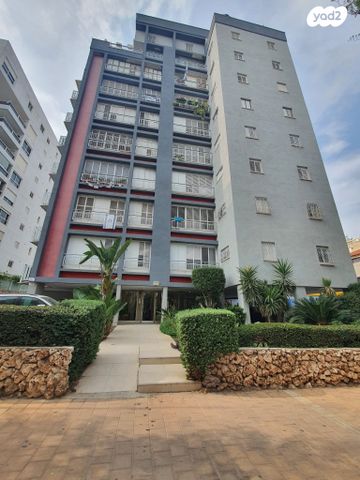 אליעזר בן יהודה 32