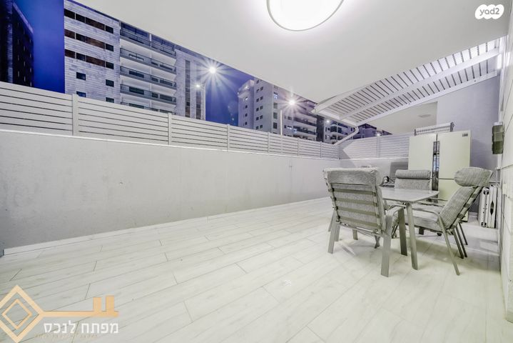 דירת גן, אריאל שרון, נווה שרון / שער העיר, נתיבות