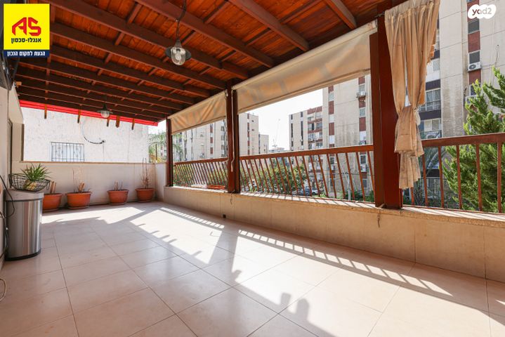 גג/ פנטהאוז, ד"ר אברהם אליהו הרכבי, תל חיים, תל אביב יפו