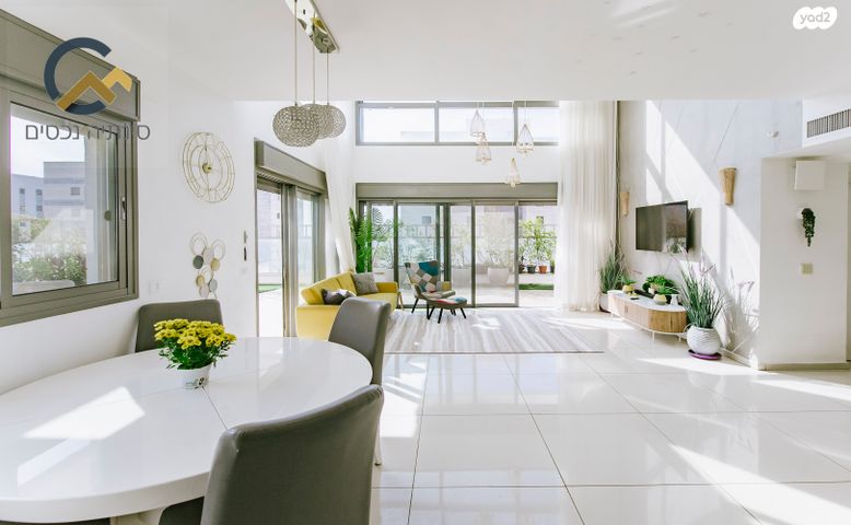 דופלקס, מתחם 1200, הוד השרון