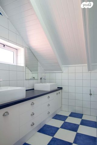 דו משפחתי, חרוצים