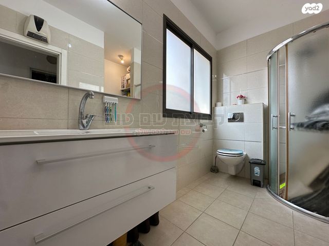 דו משפחתי, סמטת הגומא, שאר העיר, רמת ישי