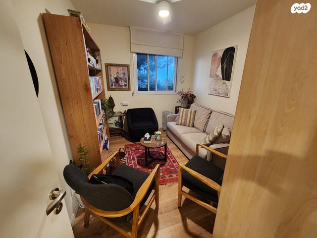 דופלקס, מרדכי מקלף, המגינים, מודיעין מכבים רעות