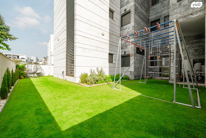 דירת גן, יצחק שמיר, נווה שרון / שער העיר, נתיבות