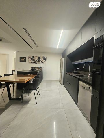 גג/ פנטהאוז, אהרון בן יוסף 9, שפרינצק, רמלה