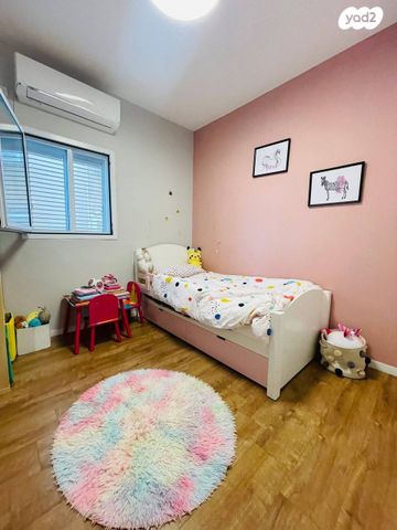 דירה, ביאליק, מרכז, קרית עבודה, חולון