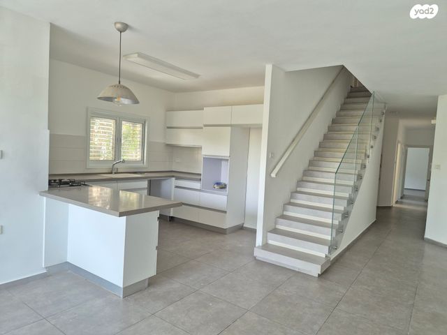 גג/ פנטהאוז, ההסתדרות, הרצליה הצעירה, הרצליה