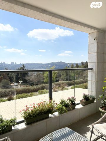 דירה, השקד, נופי החורש, מבשרת ציון