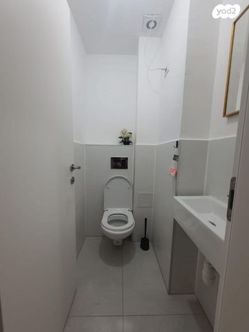 דירה, הכרמל, נאות שז"ר, יבנה