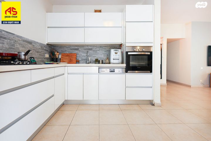 גג/ פנטהאוז, ד"ר אברהם אליהו הרכבי, תל חיים, תל אביב יפו