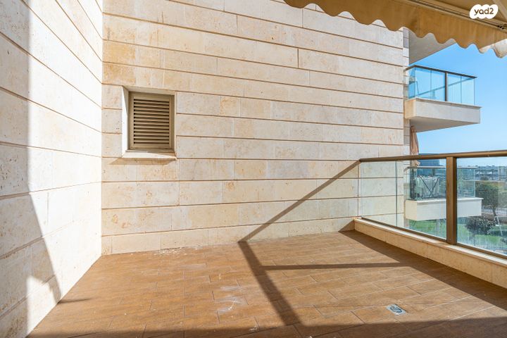 דירה, הר סיני, היובל, אור עקיבא