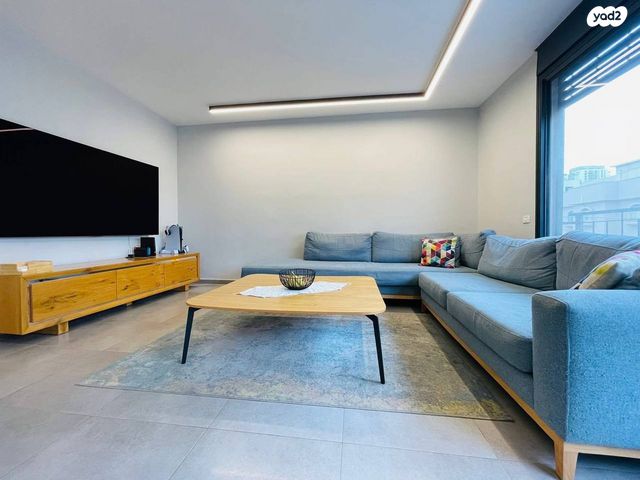 דירה, ביאליק, מרכז, קרית עבודה, חולון