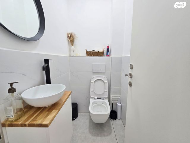 דירה, ז'בוטינסקי, יצחק שדה, אזור