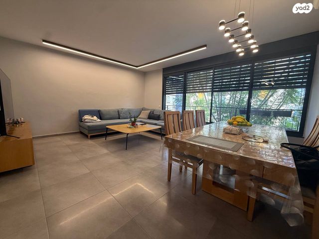 דירה, ביאליק, מרכז, קרית עבודה, חולון