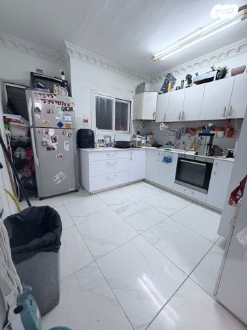 דירה, הלל, קרית אתא