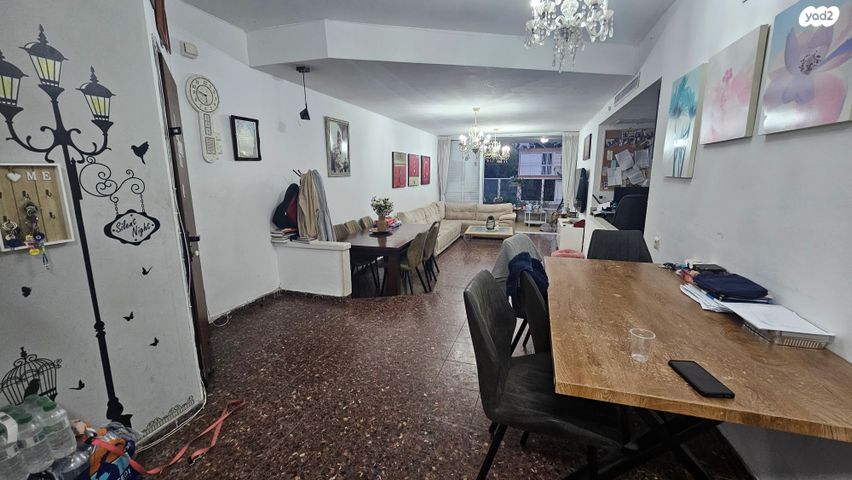 דירה, אריה שנקר, אגרובנק, חולון