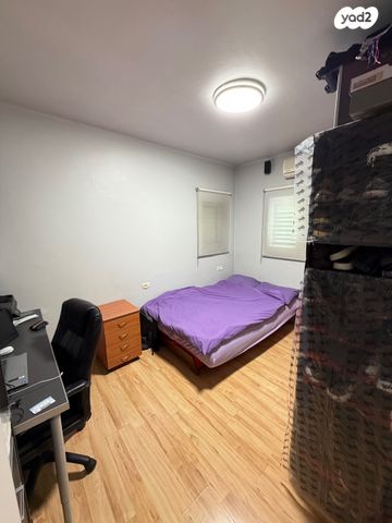 דירה, מאירוב, מחנה יהודה, פתח תקווה