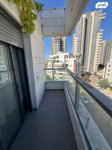 דירה, נחל רמון, הפארק - צפון ותיק, חדרה