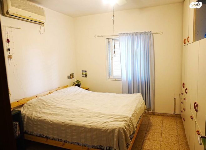 דירת גן, גבת