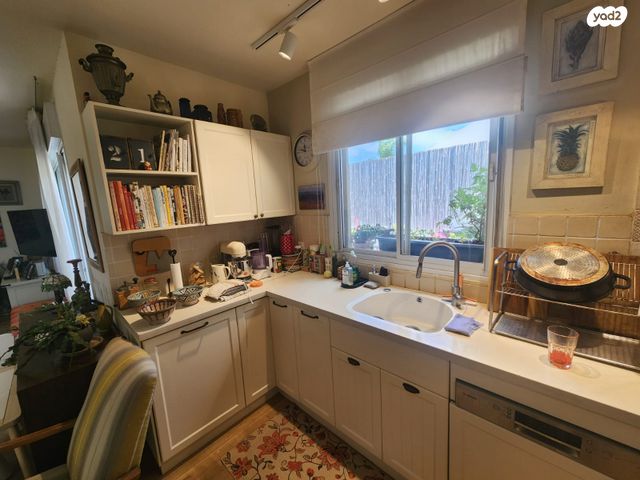 דופלקס, מרדכי מקלף, המגינים, מודיעין מכבים רעות