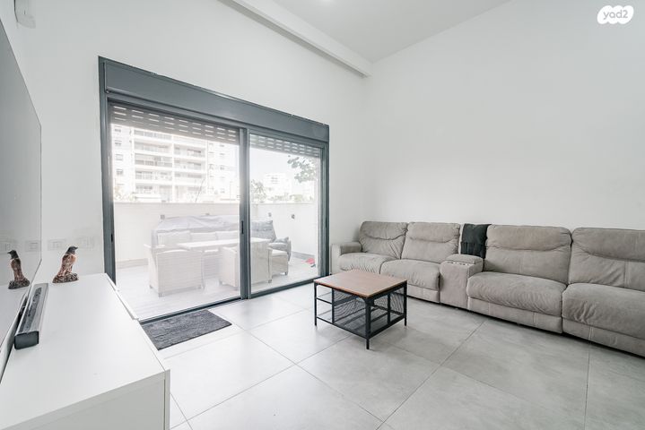 דירת גן, יצחק שמיר, נווה שרון / שער העיר, נתיבות