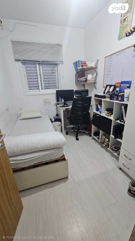 דירה, אריה שנקר, אגרובנק, חולון