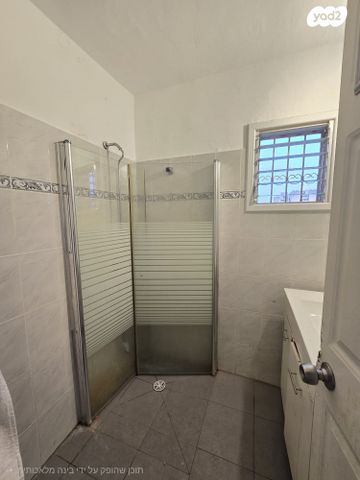 דירה, האתרוג 2, אושיות, רחובות