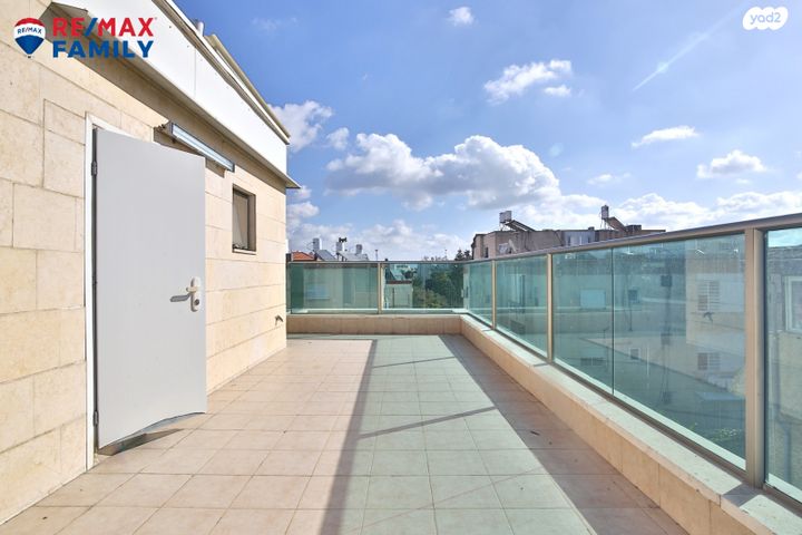 גג/ פנטהאוז, הרב קוק 46, מוצקין הותיקה, קרית מוצקין