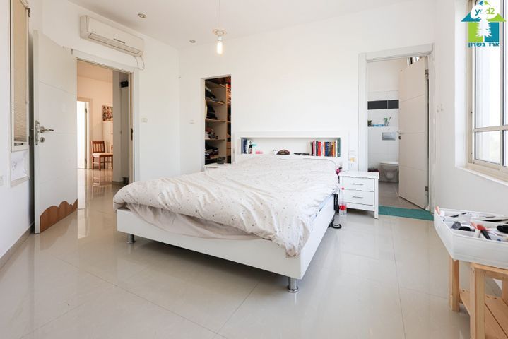 דו משפחתי, יד חנה