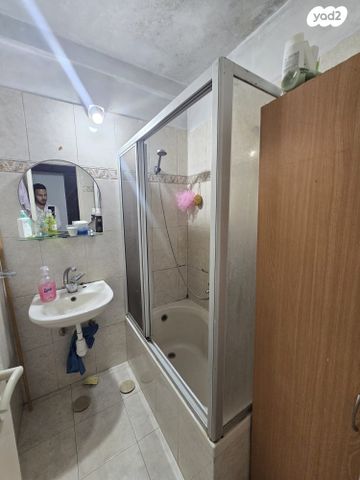 דירה, האתרוג, אושיות, רחובות