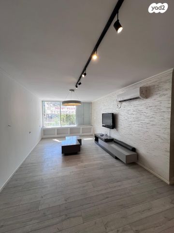 דירה, מעלות, נאות יהודית ונווה ארזים, חולון