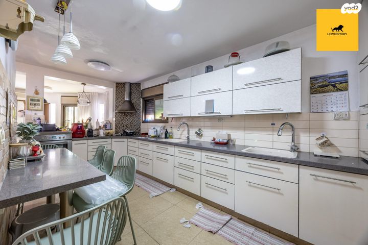 דירת גן, חת"ם סופר, האתרוג, ביתר עילית