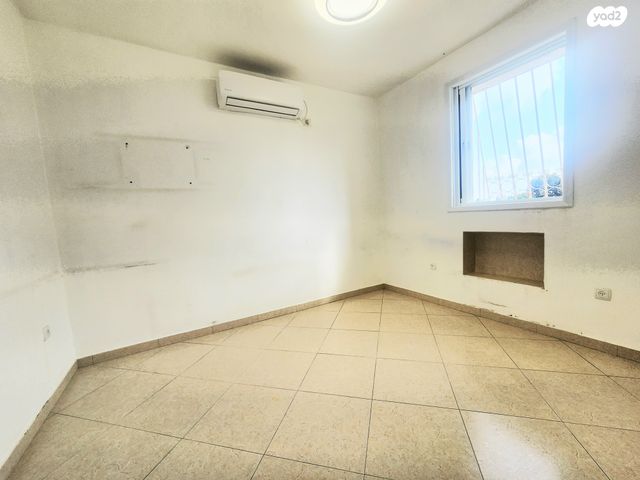 דירה, דרך משה דיין 40, נווה ברבור, כפר שלם מערב, תל אביב יפו