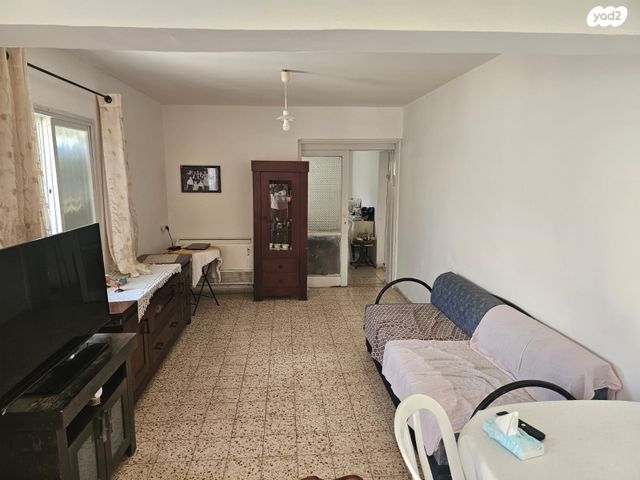 דו משפחתי, הוד השרון