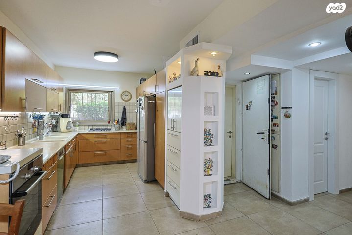 בית פרטי/ קוטג', עזרא ונחמיה 18, עמישב, פתח תקווה