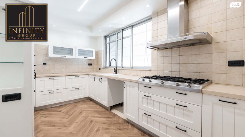 גג/ פנטהאוז, דוד אלעזר, בית וקאנטרי, גיורא יוספטל, גבעת שמואל