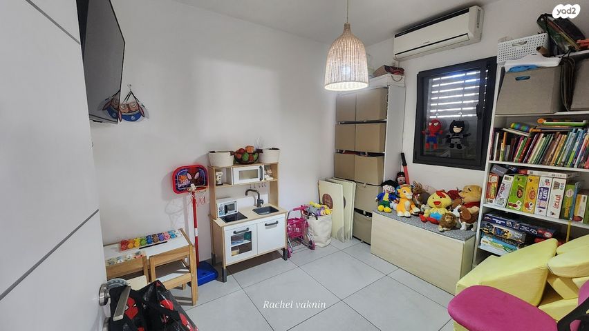 דו משפחתי, פרדס חנה כרכור