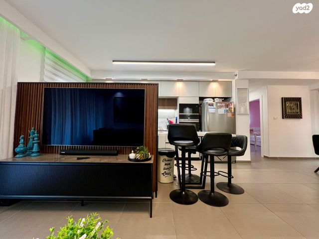 דירה, שדרות עמק האלה 65, שקמים ואגמים, אשקלון